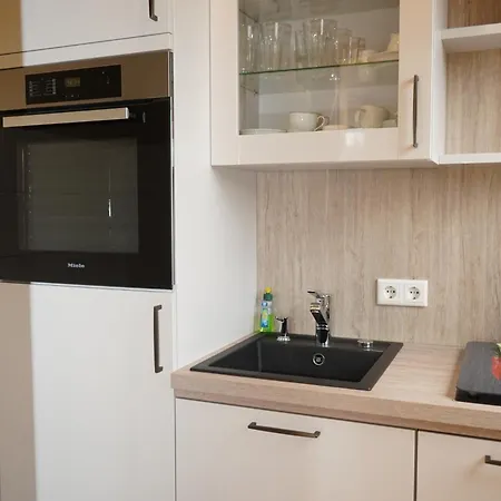 Kurpark Domizil 4 *